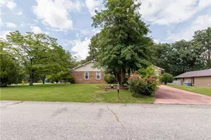 6406 Irvington Ct, Fayetteville, NC 28314 - Photo 3