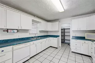 223 Broadwell Rd, Saint Pauls, NC 28384 - Photo 9