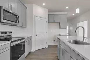 742 Lazy Elm Ln, Aberdeen, NC 28315 - Photo 9