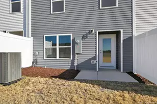 203 Maddox Dr, Aberdeen, NC 28315 - Photo 33