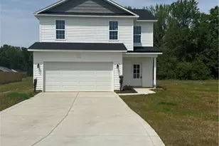 18 Chariot Cir, Lumber Bridge, NC 28357 - Photo 1