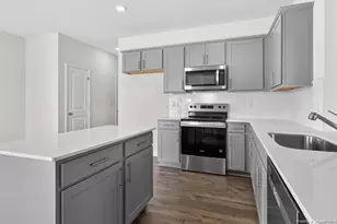 1052 Misty Creek Dr, Aberdeen, NC 28315 - Photo 9