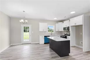 34 Chariot Cir, Lumber Bridge, NC 28357 - Photo 5