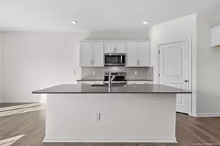 3055 Bayview Dr, Vass, NC 28394 - Photo 9