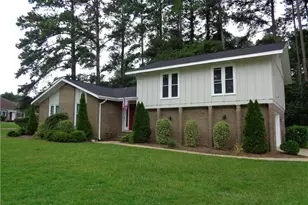 201 Rivenoak Dr, Fayetteville, NC 28303 - Photo 3