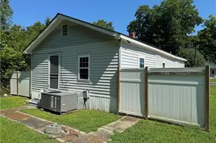 307 Phillips St, Whiteville, NC 28472 - Photo 3