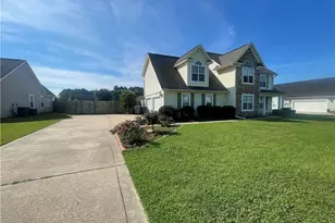 6617 Valley Falls Rd, Hope Mills, NC 28348 - Photo 3