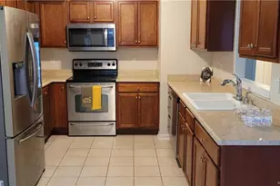 409 Lewis Clark Dr, Hope Mills, NC 28348 - Photo 9