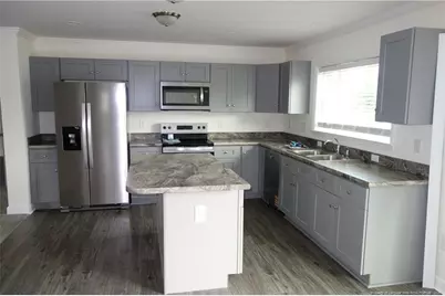 273 E Poplar Street, Bladenboro, NC 28320 - Photo 5