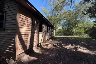 274 Lawrence Brown Rd, Bladenboro, NC 28320 - Photo 11