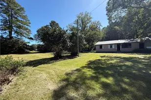 274 Lawrence Brown Rd, Bladenboro, NC 28320 - Photo 3