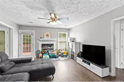 5917 Bloomsbury Drive, Fayetteville, NC 28306 - Photo 7