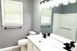 2975 Crystal Ln, Lumberton, NC 28358 - Photo 15