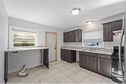 821 Sandalwood Drive, Fayetteville, NC 28304 - Photo 17