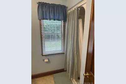 200 Londonderry Drive, Lumberton, NC 28358 - Photo 25