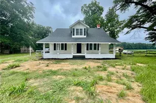 416 Old Maxton Rd, Raeford, NC 28376 - Photo 1