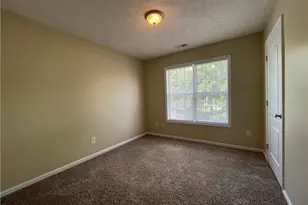 5234 Woodpecker Dr, Hope Mills, NC 28348 - Photo 17