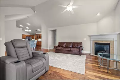 105 E Chelsea Court, Southern Pines, NC 28387 - Photo 7