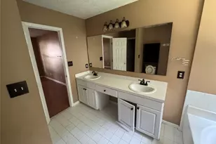 8741 Grouse Run Ln, Fayetteville, NC 28314 - Photo 9