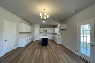 5036 Boxcut Ln, Hope Mills, NC 28348 - Photo 9