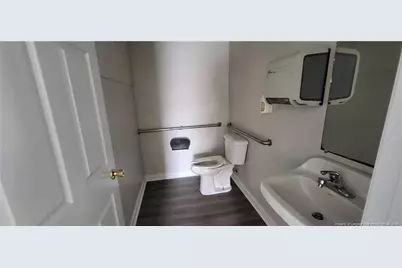 2300 Pine Street, Lumberton, NC 28358 - Photo 9