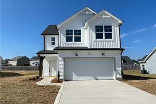 1723 Man-O-War Dr, Hope Mills, NC 28348 - Photo 1