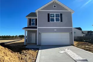 1708 Man-O-War Dr, Hope Mills, NC 28348 - Photo 1