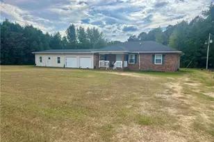 634 Dallas Rd, Lumberton, NC 28358 - Photo 3