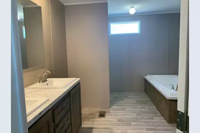 28 Bermuda Drive, Saint Pauls, NC 28384 - Photo 5