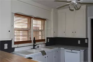 309 W 26th St, Lumberton, NC 28358 - Photo 11