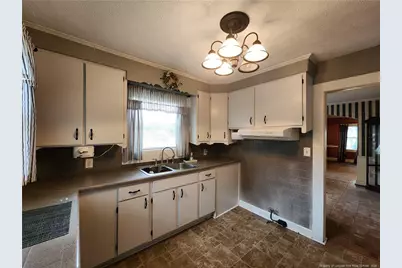 140 W Circle Court, Fayetteville, NC 28301 - Photo 9