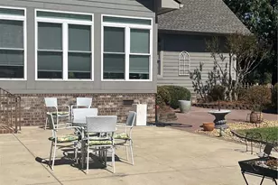 1302 Oakridge Blvd, Lumberton, NC 28358 - Photo 3