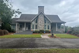 1302 Oakridge Blvd, Lumberton, NC 28358 - Photo 1