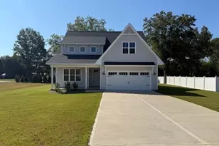 520 S Lincoln St, Benson, NC 27504 - Photo 1