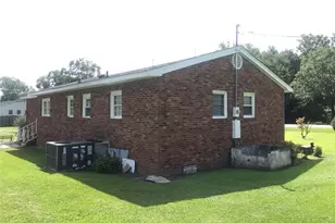 2067 N Broadridge Rd, Lumberton, NC 28358 - Photo 11