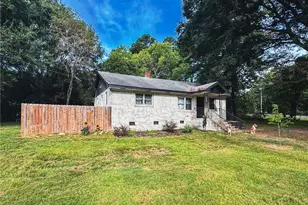 466 W Forest Oaks Dr, Sanford, NC 27330 - Photo 3