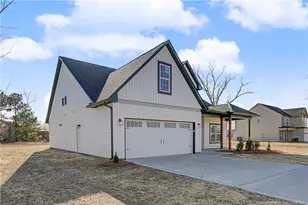 2080 Canady Pond Rd, Hope Mills, NC 28348 - Photo 3