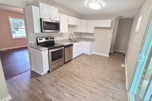 597 Braxton Blvd, Fayetteville, NC 28311 - Photo 5