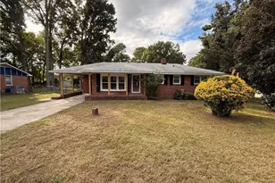 853 Shannon Dr, Fayetteville, NC 28303 - Photo 1