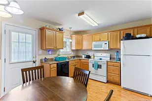 408 Cityview Ln, Fayetteville, NC 28301 - Photo 9