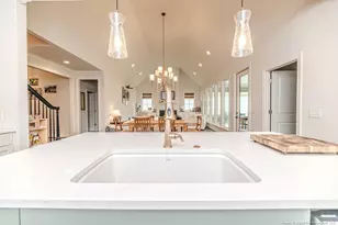 401 Bridgewater Dr, Sanford, NC 27330 - Photo 5