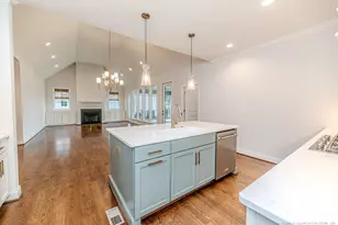 401 Bridgewater Dr, Sanford, NC 27330 - Photo 7