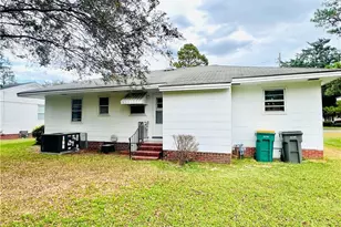 1407 Vance Dr, Lumberton, NC 28358 - Photo 5