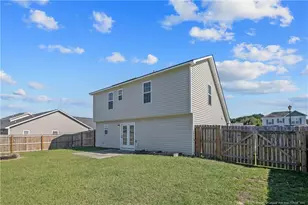 586 Broad Dr, Raeford, NC 28376 - Photo 5