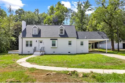 901 Iona Street, Fairmont, NC 28340 - Photo 1