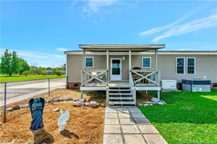 387 Bourbon St, Lumberton, NC 28358 - Photo 23