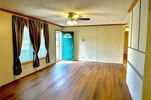 387 Bourbon St, Lumberton, NC 28358 - Photo 15