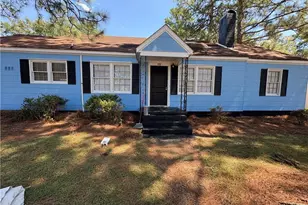 112 E McNeill Dr, Red Springs, NC 28377 - Photo 1