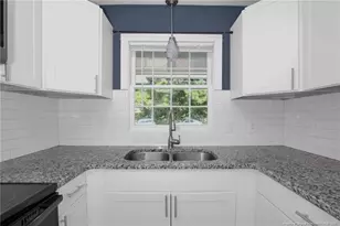 466 Lansdowne Rd, Fayetteville, NC 28314 - Photo 13