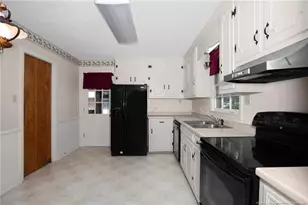 403 W 32nd St, Lumberton, NC 28358 - Photo 7